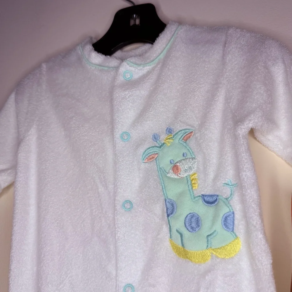 NWT VTG LITTLE ME Deadstock Embroidered Giraffe Snaps Sleeper Footie Pajamas